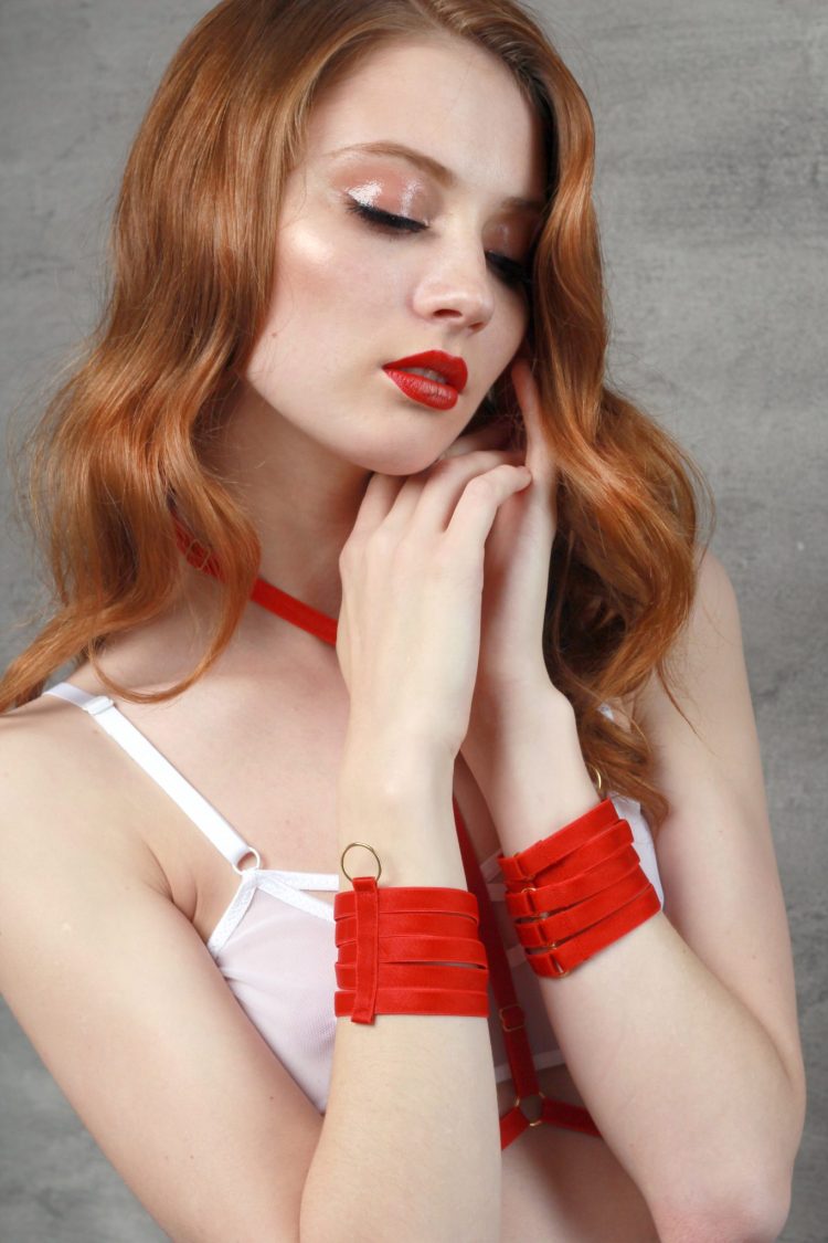 Red Hand Cuff Bondage Accessories With Golden Rings