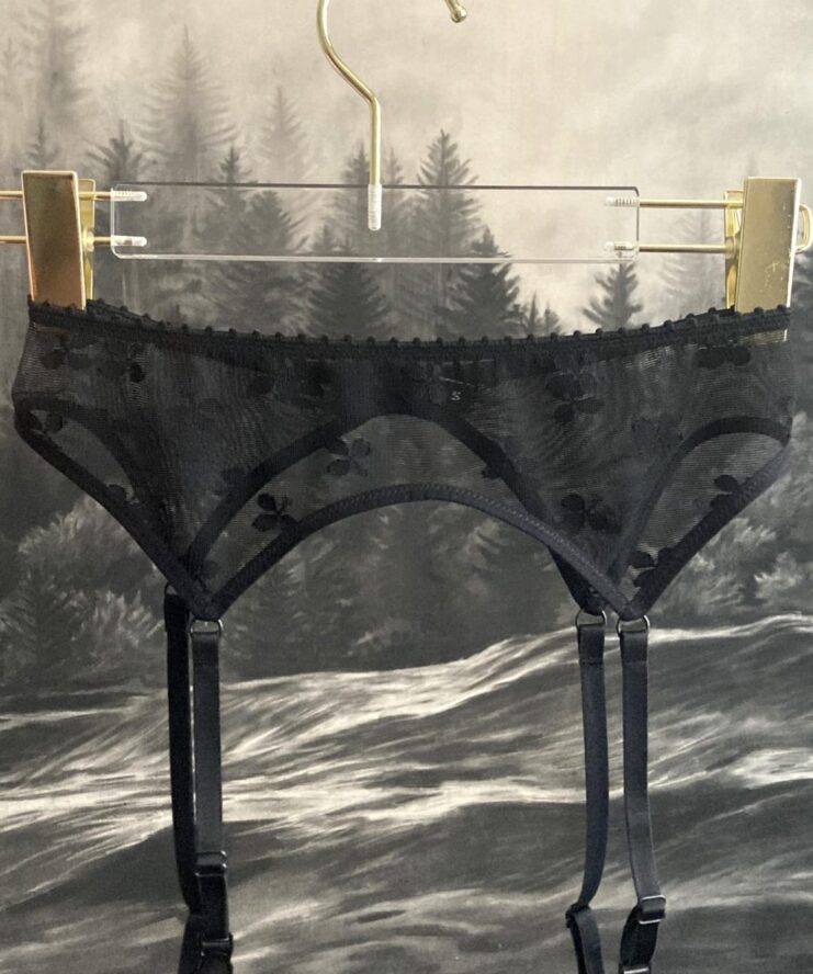 Garter Belt Clover