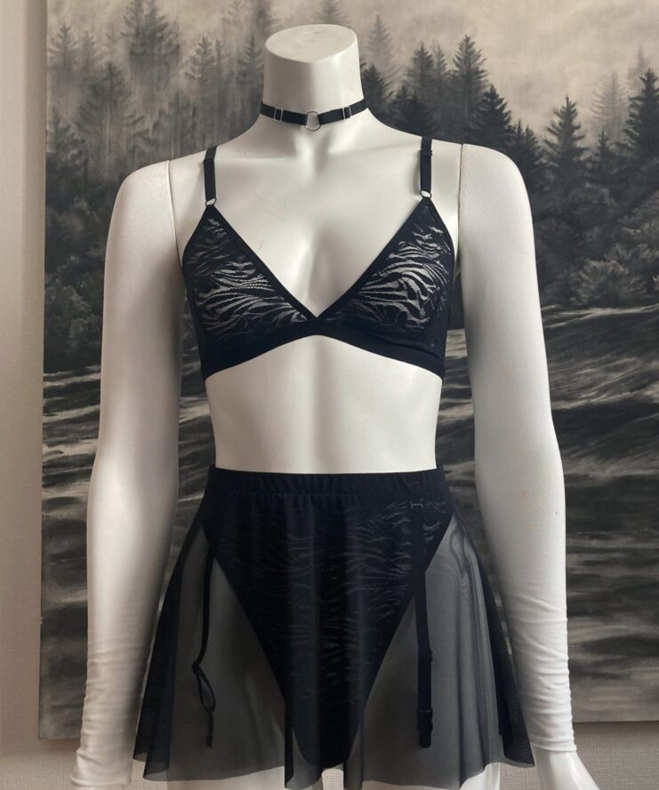 Dark lingerie set on mannequin eleven